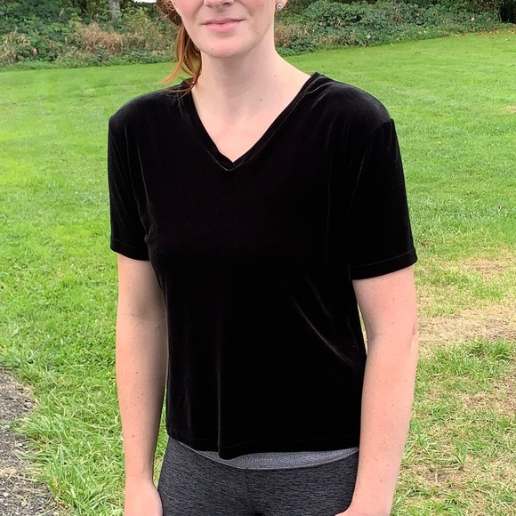 VINTAGE Velvet / velour stretchy v neck short-sleeve blouse fall favs classic - Picture 6 of 12